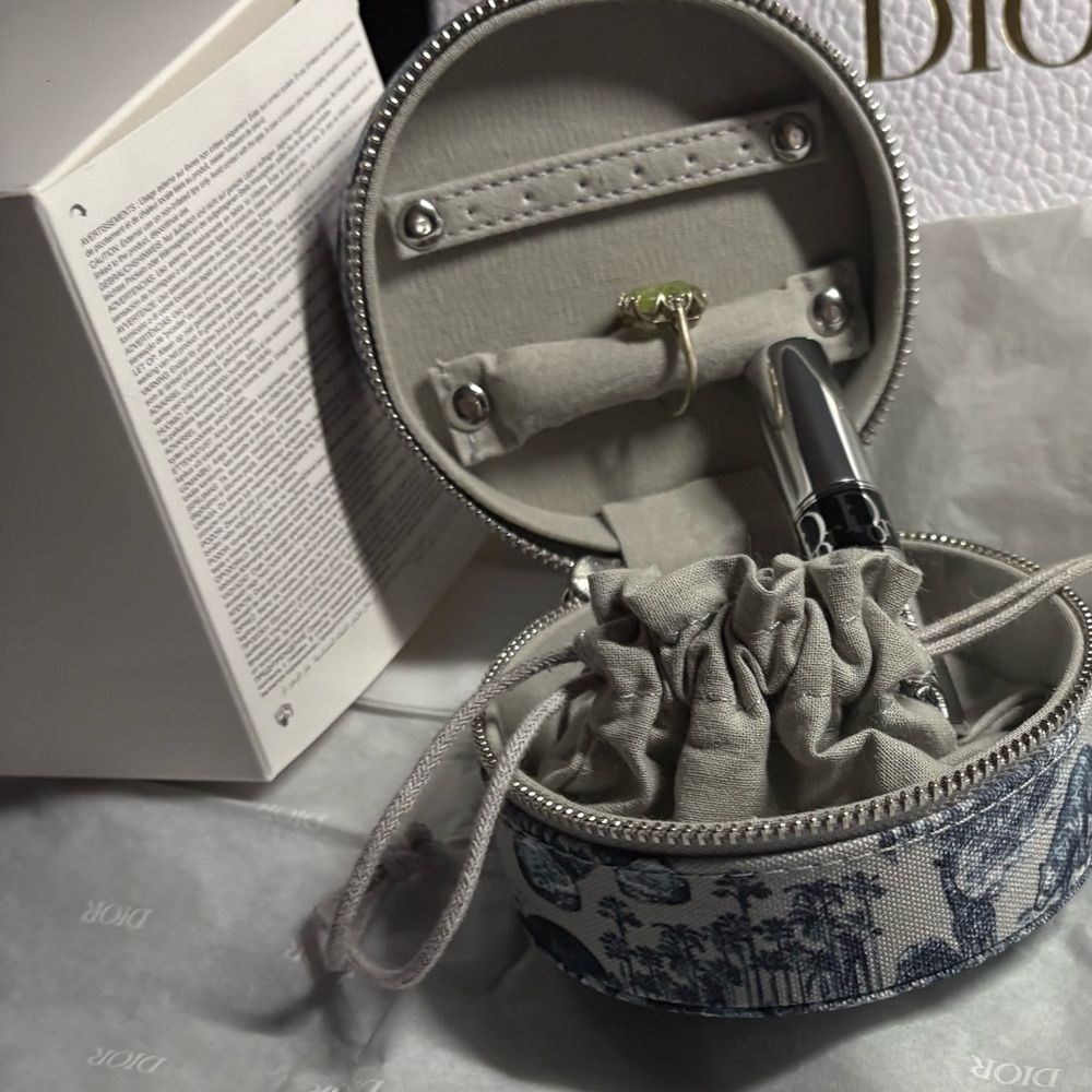 DIOR Around The World Jewelry Case & New Mascara Scent Sample, Spin Ring VIP col - Picture 8 of 10